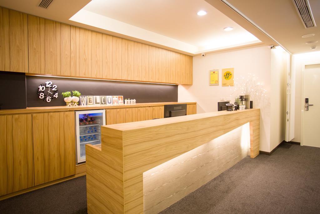Fun Inn Taipei Hostel Dış mekan fotoğraf