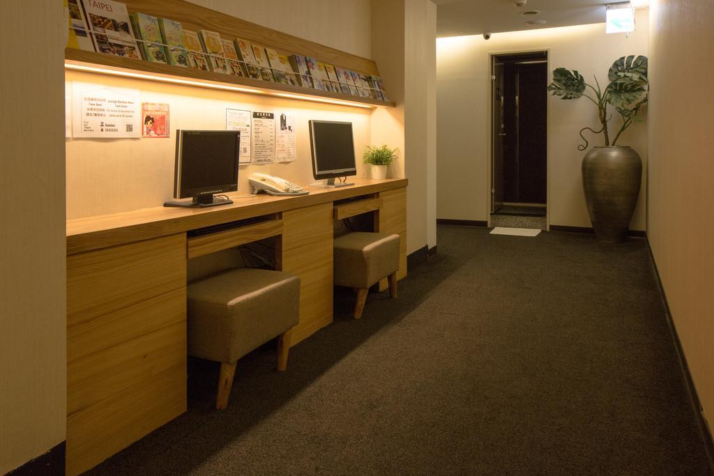 Fun Inn Taipei Hostel Dış mekan fotoğraf